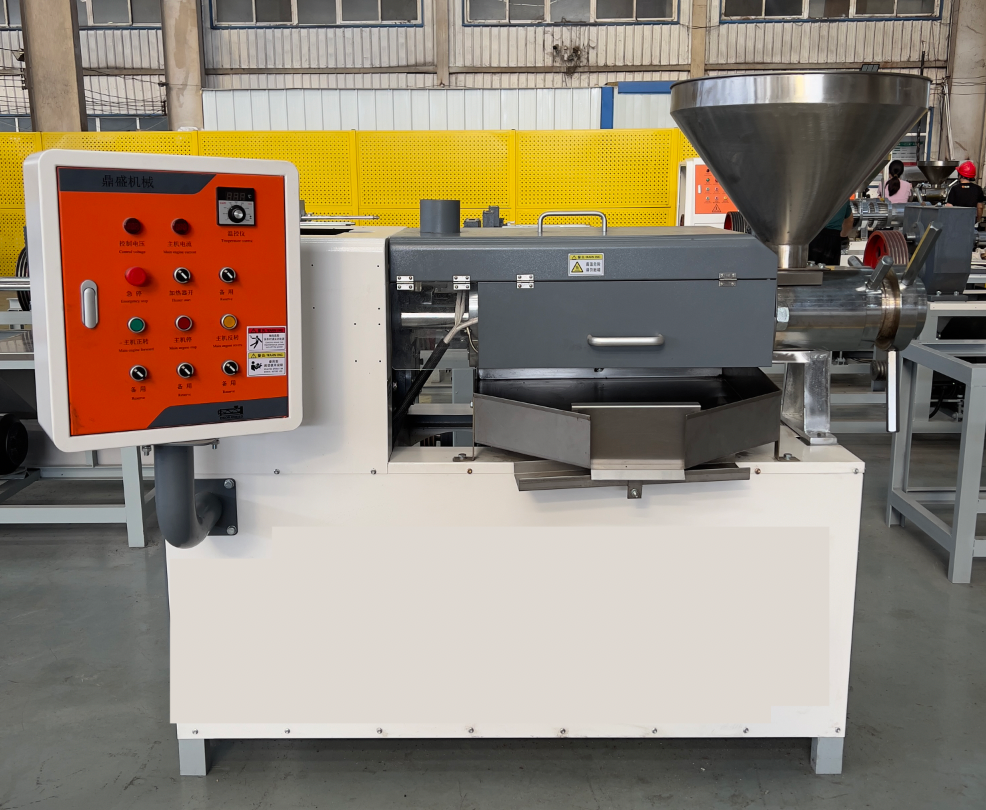 Screw oil press machine photographed in the equipment factory