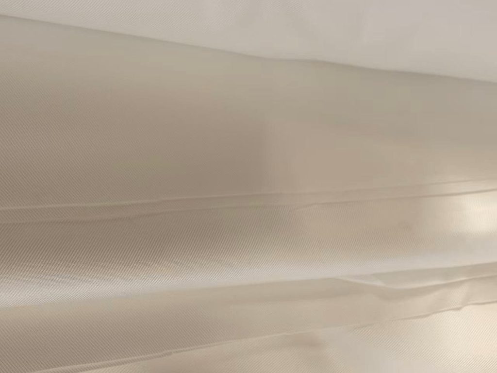 Cake wrapping cloth used before hydraulic pressing