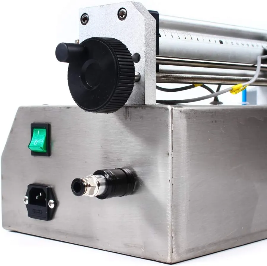 Compressed-air connection and controls on the piston filler