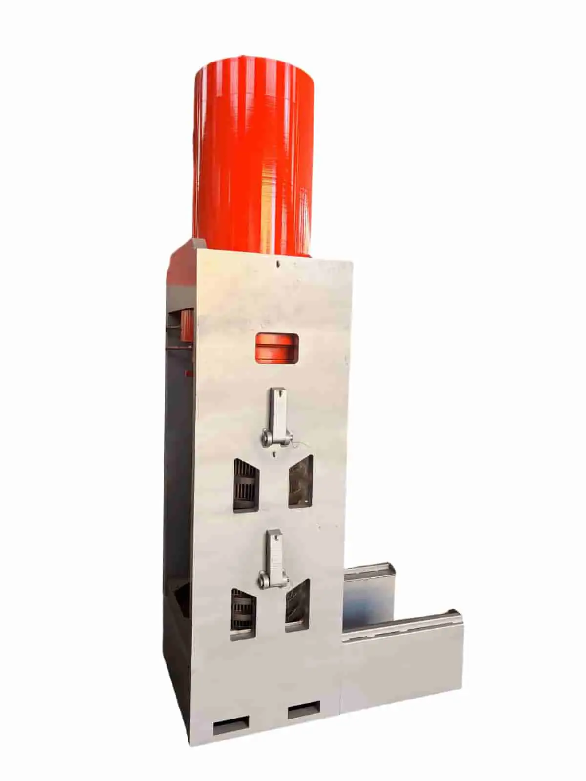 Hydraulic oil press working with prepared sunflower seed
