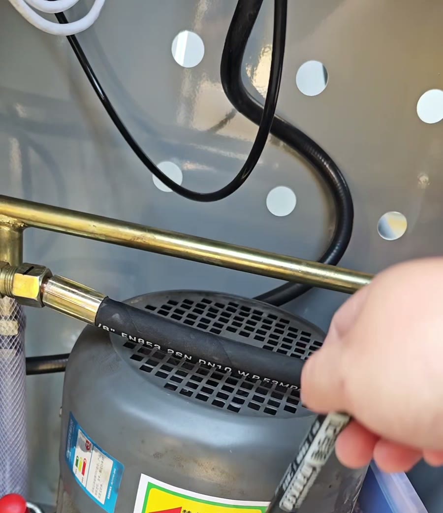 Checking the hydraulic pump motor rotation direction against the arrow