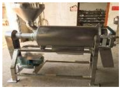 Olive crushing and grinding machine