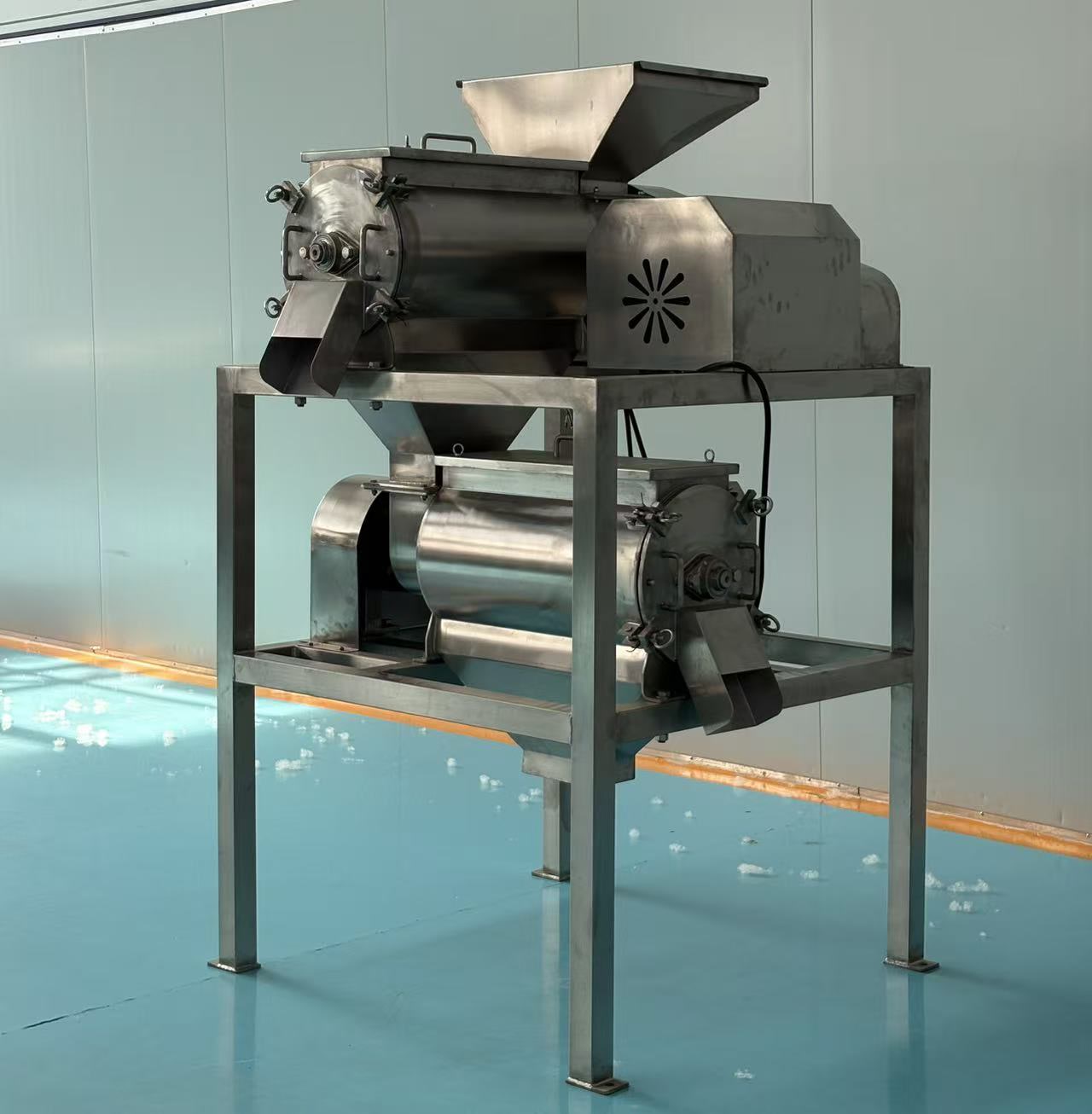 Double-stage stainless steel avocado destoning and pulping machine